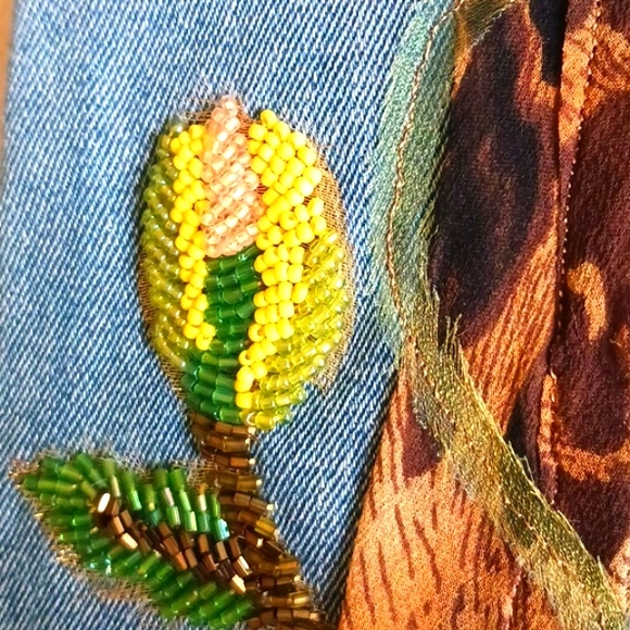 Vintage (store-Cache) Jeans with floral beaded design,...size 0..."NEW" VINTAGE - Picture 4 of 14